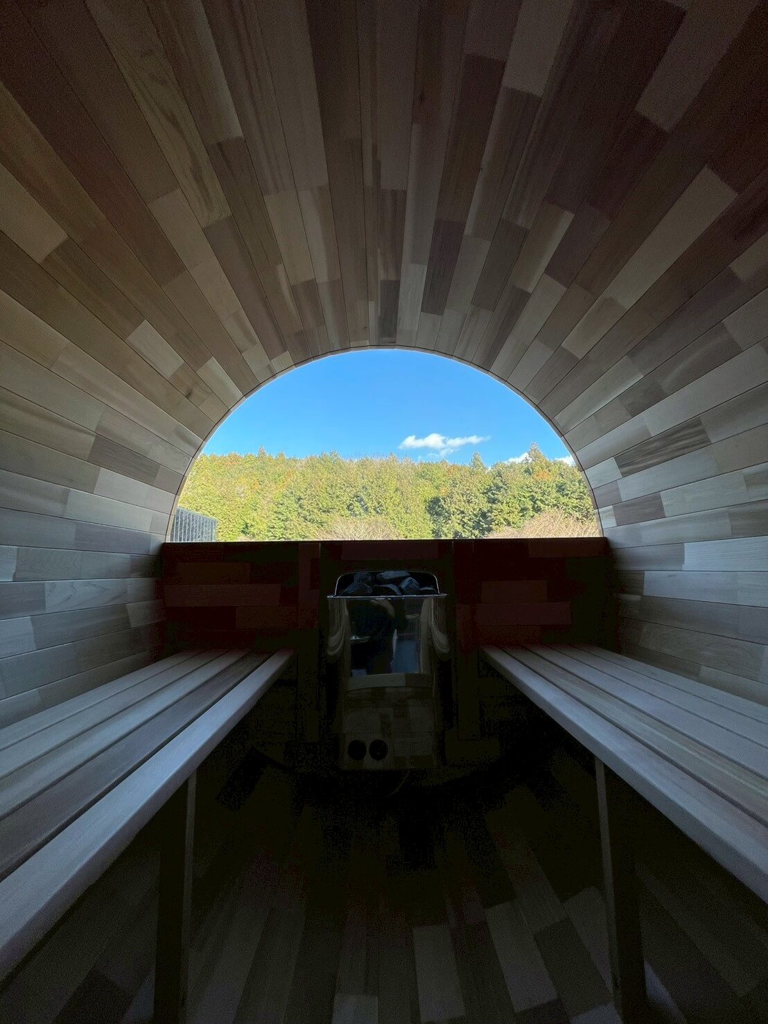 RED CEDAR SAUNA sisu バレルサウナ　～4名用　半月窓RED CEDAR SAUNA sisu バレルサウナ　～4名用　半月窓