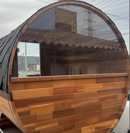 RED CEDAR SAUNA sisu バレルサウナ　～4名用　半月窓