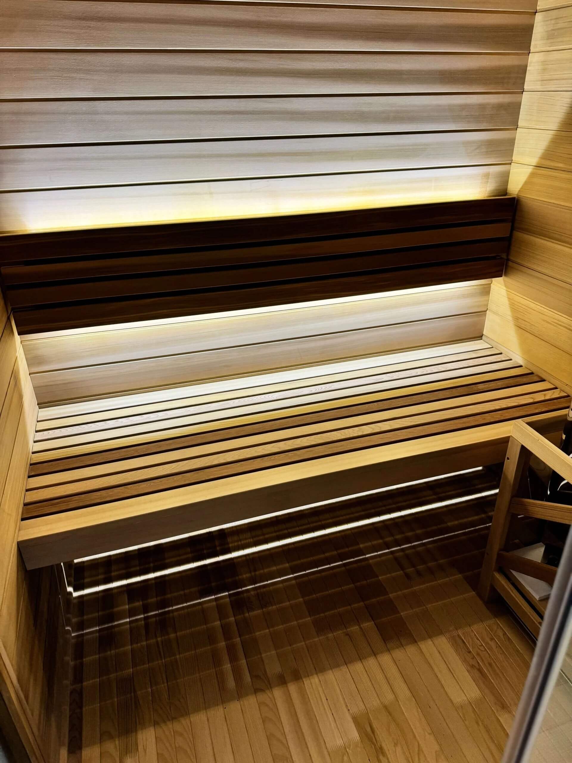 Red Cedar Sauna SISU　屋内用サウナ