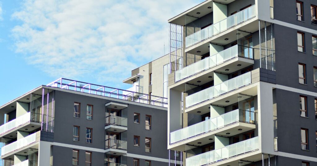 マンションのベランダへのバレルサウナ設置は原則難しい